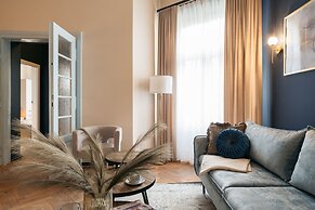 Moonlight II Apartment - LoftAffair