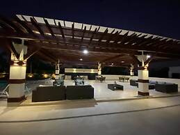 Spacious Apto With Spectacular Views Of The Beach