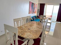 Spacious Apto With Spectacular Views Of The Beach