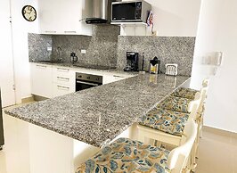 Spacious Apto With Spectacular Views Of The Beach