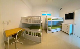 Spacious Apto With Spectacular Views Of The Beach