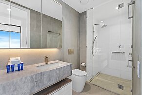 Signature Broadbeach - GCLR