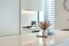 Signature Broadbeach - GCLR