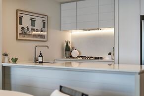 Signature Broadbeach - GCLR