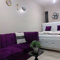Lux Suites Royal Suburbs Apartments