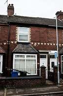 Stay Comfortable-close to City Centre-4 Bed House!
