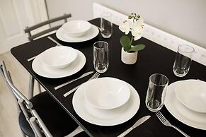 Stay Comfortable-close to City Centre-4 Bed House!
