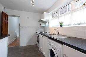 Inspired Stays- City Centre- Spacious 4 Bed House!
