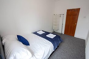 Stay Comfortable-city Centre-spacious 4 Bed House!