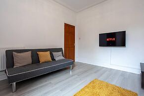 Stay Comfortable-city Centre-spacious 4 Bed House!