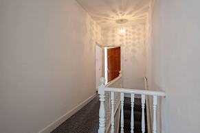 Stay Comfortable-city Centre-spacious 4 Bed House!