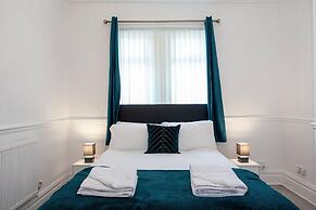 Stay Comfortable-city Centre-spacious 4 Bed House!