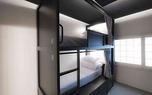 Canvas Hostel - Black