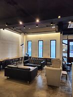 Canvas Hostel - Black