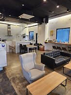 Canvas Hostel - Black