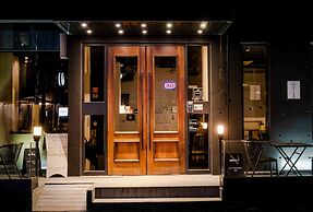 Canvas Hostel - Black