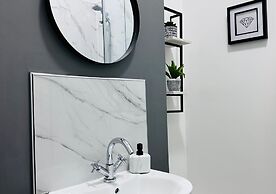 The Jewel Box Birmingham City Apartment