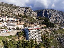 V Hotel Delphi