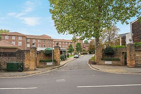 Scott's Avenue by Underthedoormat
