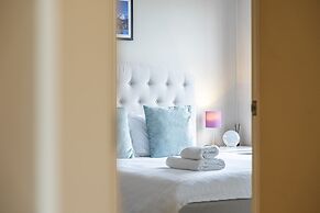 Peaceful Putney Apartment by Underthedoormat