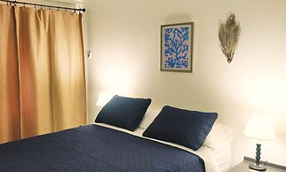 City Charm & Poolside Peace -Gated