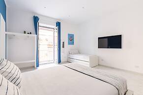White Blue Apartment at Sanit by Wonderful Italy
