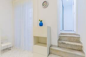 White Blue Apartment at Sanit by Wonderful Italy