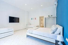 White Blue Apartment at Sanit by Wonderful Italy