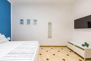 White Blue Apartment at Sanit by Wonderful Italy