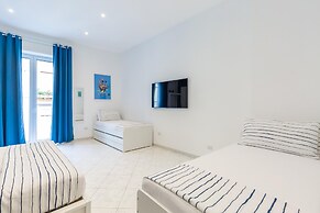 White Blue Apartment at Sanit by Wonderful Italy