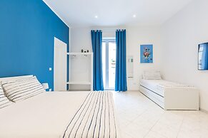 White Blue Apartment at Sanit by Wonderful Italy