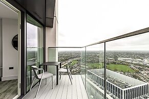 Modern Sky-high Flat In North Acton