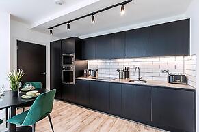 Modern Sky-High Flat In North Acton