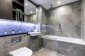 Modern Sky-High Flat In North Acton