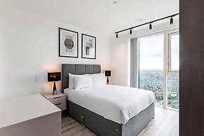 Modern Sky-High Flat In North Acton