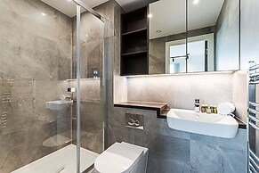 Modern Sky-High Flat In North Acton