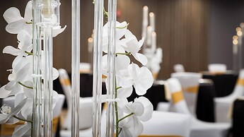 Holiday Inn Nashville Airport by IHG