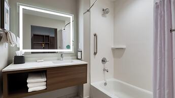 Holiday Inn Nashville Airport by IHG