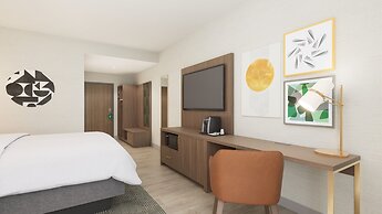 Holiday Inn Nashville Airport by IHG