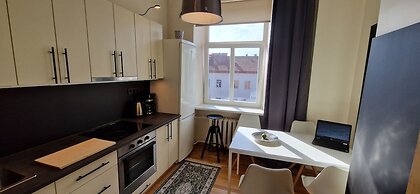 Tyzen38 Luxury Apartment