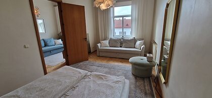 Tyzen38 Luxury Apartment