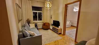 Tyzen38 Luxury Apartment