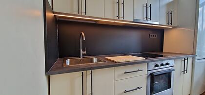 Tyzen38 Luxury Apartment