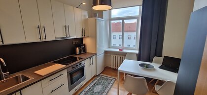 Tyzen38 Luxury Apartment