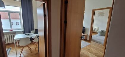 Tyzen38 Luxury Apartment