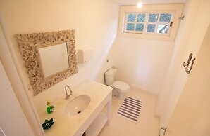 Harmoniosa Mansão com 7 Suítes Ferradura