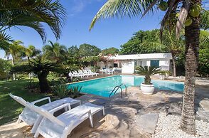 Harmoniosa Mansão com 7 Suítes Ferradura