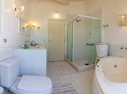 Harmoniosa Mansão com 7 Suítes Ferradura