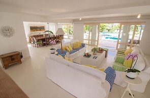 Harmoniosa Mansão com 7 Suítes Ferradura