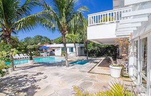 Harmoniosa Mansão com 7 Suítes Ferradura